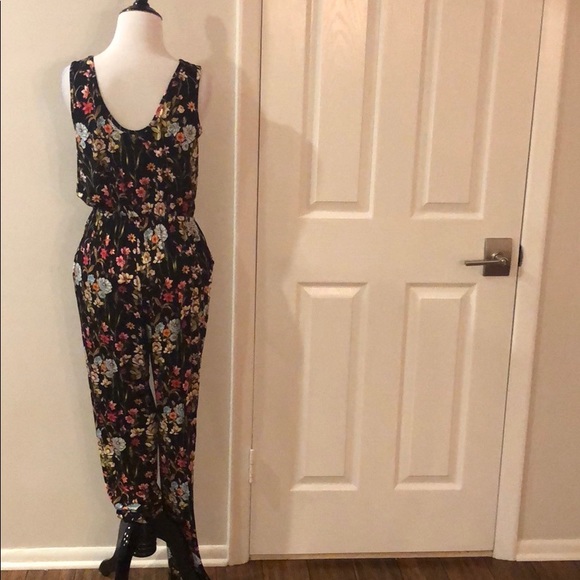 Jumpsuit In Black Floral [LAST TWO] - Picture 7 of 7